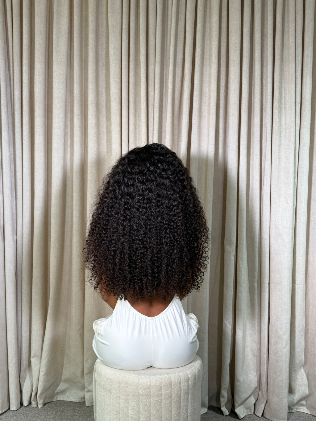 Peluca Amber Crespo 33” Cabello 100% Humano Frontal 13x4 HD Alta Densidad